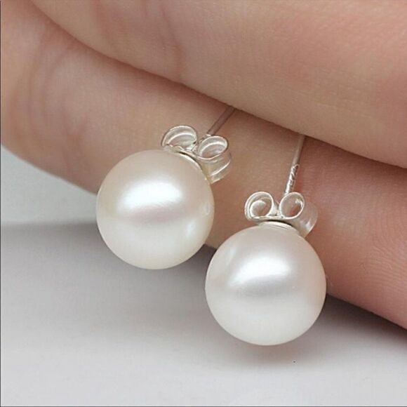 New 925 Sterling Silver Freshwater White Pearl Stud Earrings - Picture 7 of 8